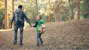 التربية الإيجابية وبناء علاقة صحية مع الأبناء