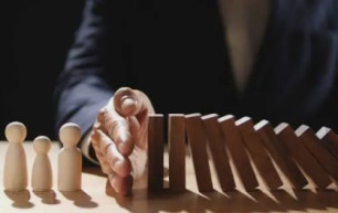 إدارة الصراعات والخلافات في بيئة العمل باحتراف