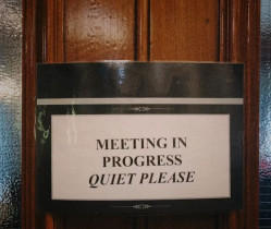 إدارة الاجتماعات بفعالية من التخطيط إلى التنفيذ