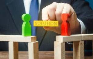 إدارة الخلافات المهنية واتخاذ القرار المناسب